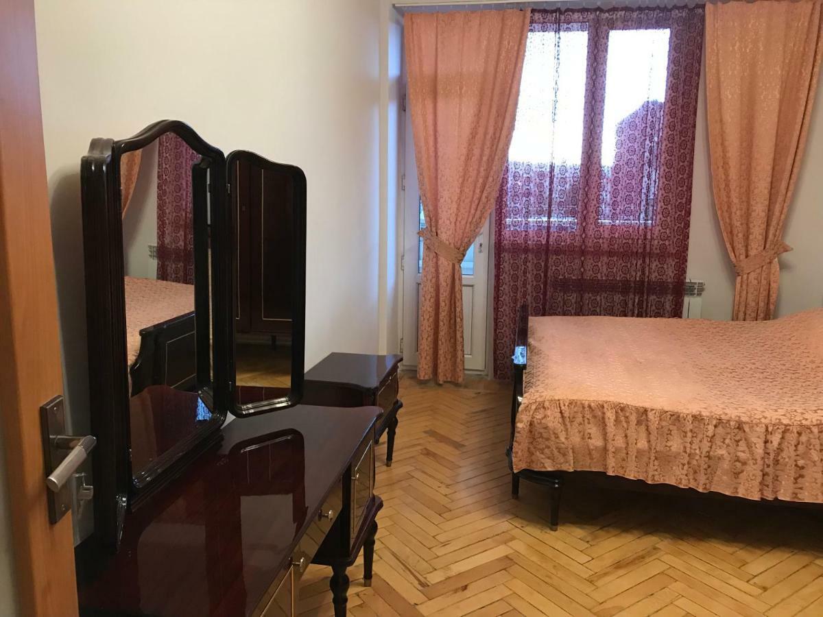 33 Martiros Saryan Street Leilighet Jerevan Eksteriør bilde